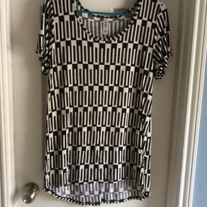 Like new LuLaRoe black/white shirt
